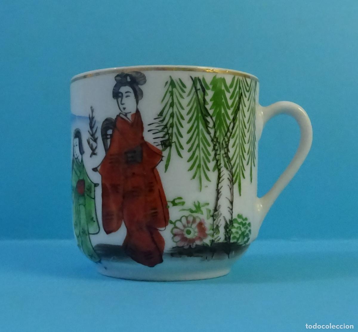 Antig&uuml;edades: TAZA DE PORCELANA TRASLUCIDA CON MOTIVO ORIENTAL. DI&Aacute;METRO 5,5 CM ALTURA 5,5 CM