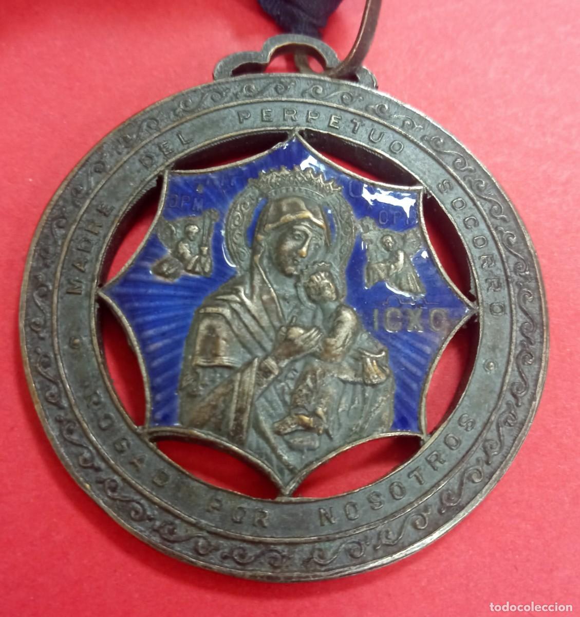Antig&uuml;edades: Preciosa Gran Medalla Virgen del Perpetuo Socorro y San Alfonso Mar&iacute;a. Esmaltes.