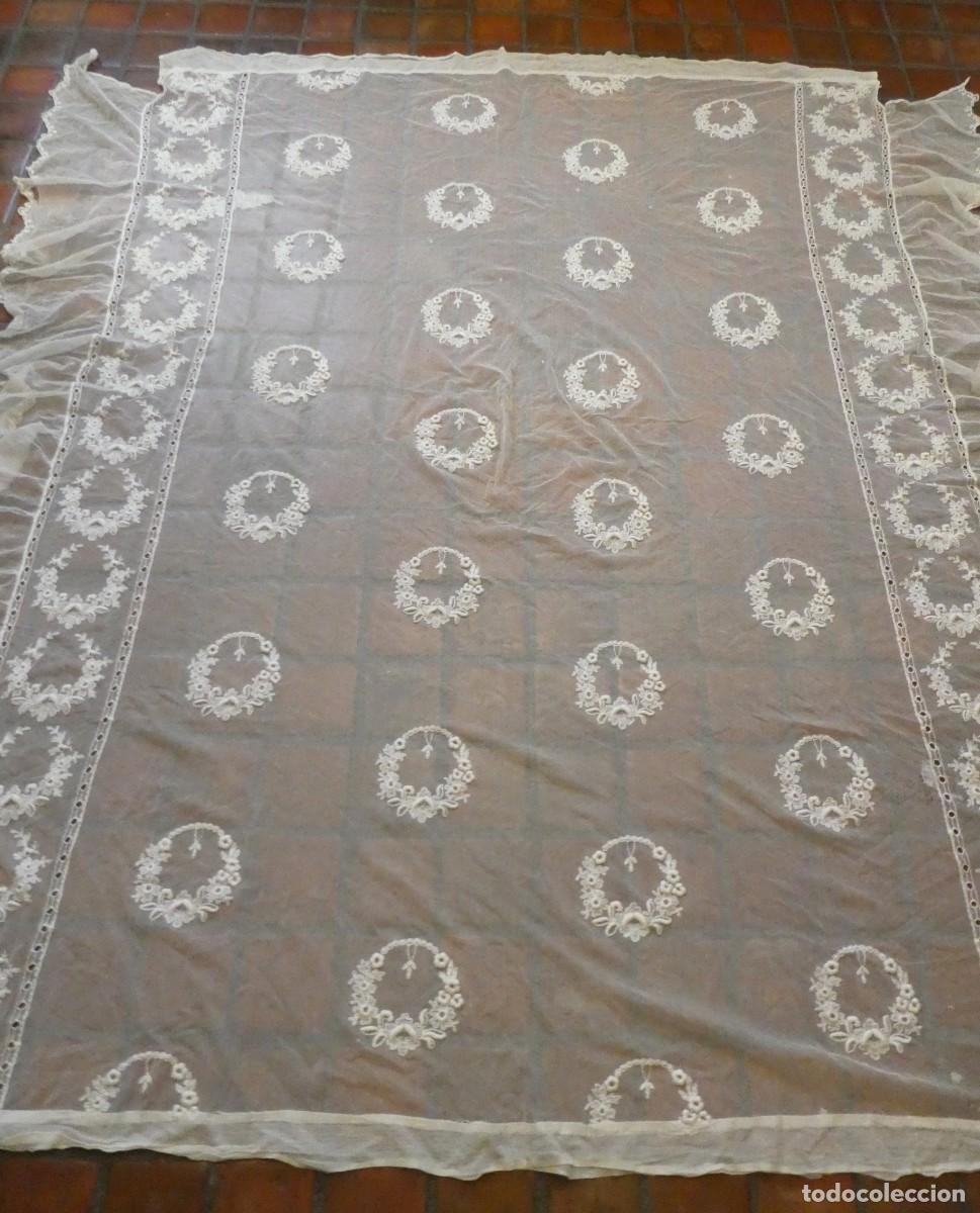 Antig&uuml;edades: ANTIGUA COLCHA DE ENCAJE PPIO.S.XX