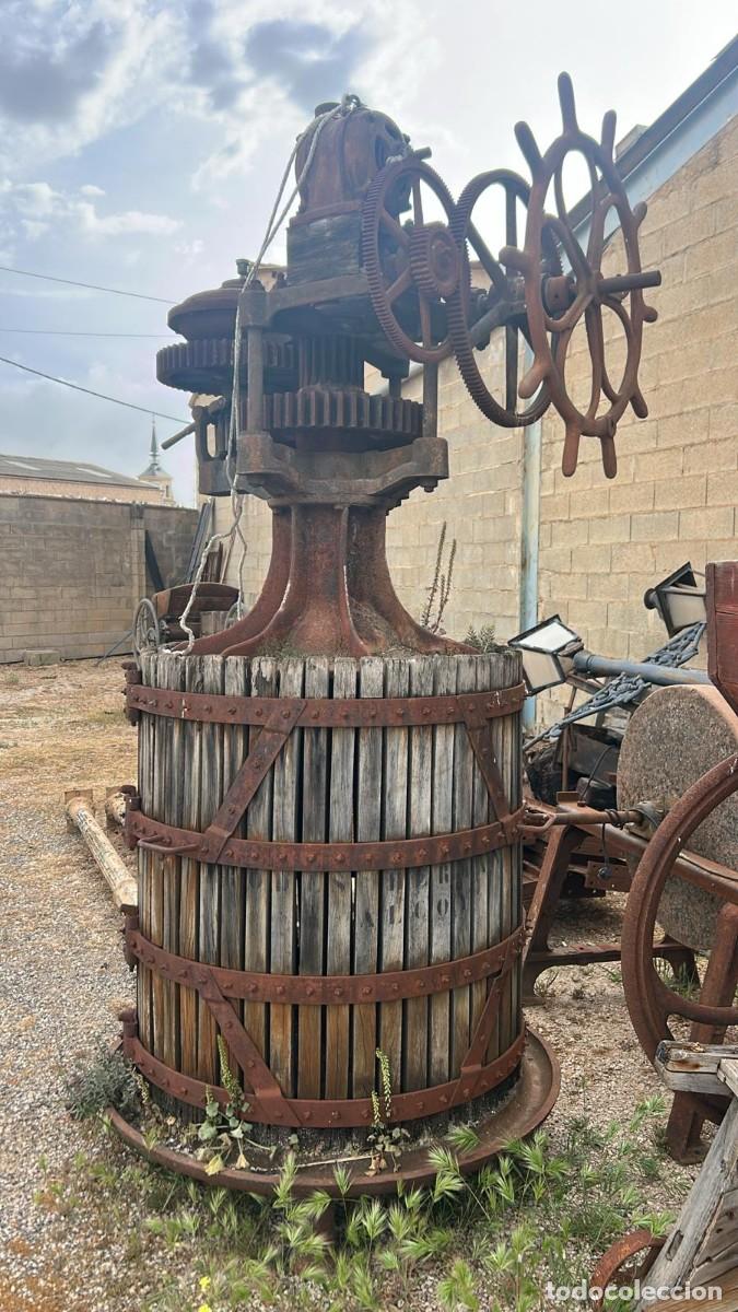 Antig&uuml;edades: PRENSA ANTIGUA DE VINO DE 250 CMS.