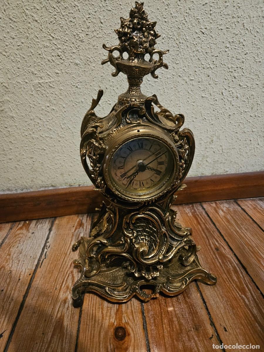 Antig&uuml;edades: Reloj de bronce antiguo