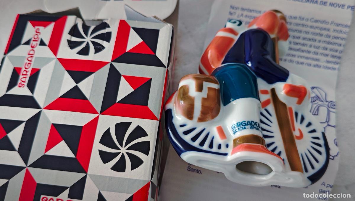 Antig&uuml;edades: FIGURA SARGADELOS PEREGRINO N&ordm;1 - BICICLETA - DO CASTRO - 12 CM ALTURA - CON CAJA