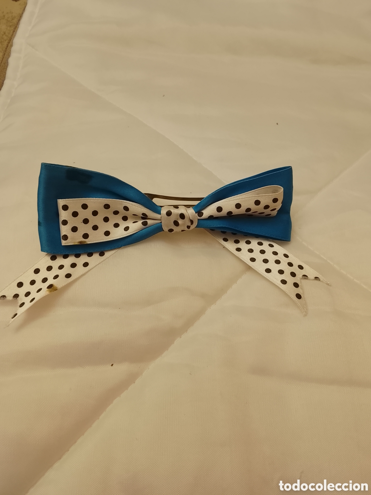 Antig&uuml;edades: Antiguo prendedor lazo .Tiene cierre franc&eacute;s.