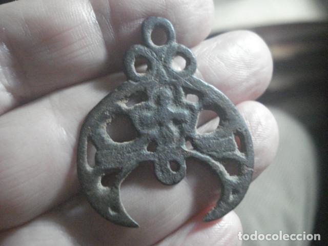 Antig&uuml;edades: L&Uacute;NULA -TALISM&Aacute;N AMULETO MEDIEVAL - PIEZA &Uacute;NICA - SIGLOS XV-XVI - LUNA CRECIENTE