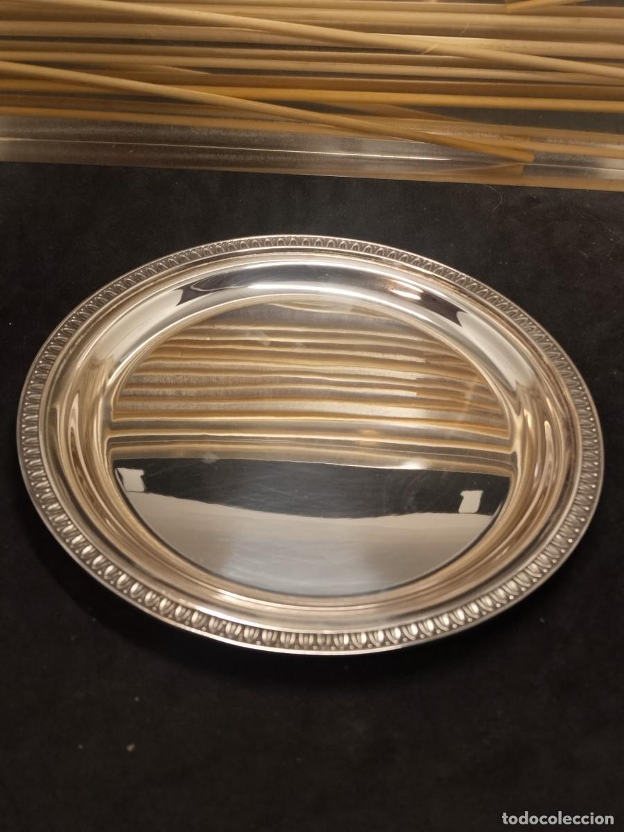 Antig&uuml;edades: Plato de plata contrastada