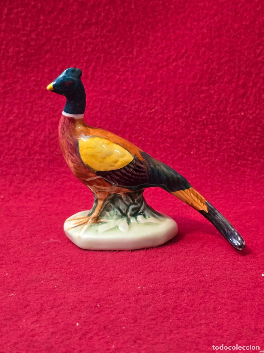 Antig&uuml;edades: PEQUE&Ntilde;A FIGURA DE PORCELANA DE UN FAISAN