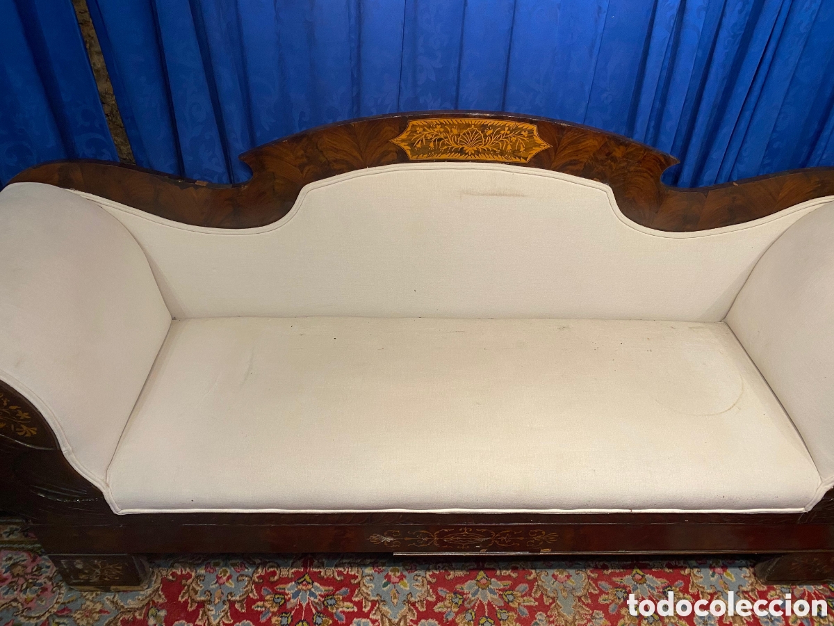 Antig&uuml;edades: Sofa fernandino, pp. S.XIX en madera de caoba con decoracion floral en marqueteria de frutal