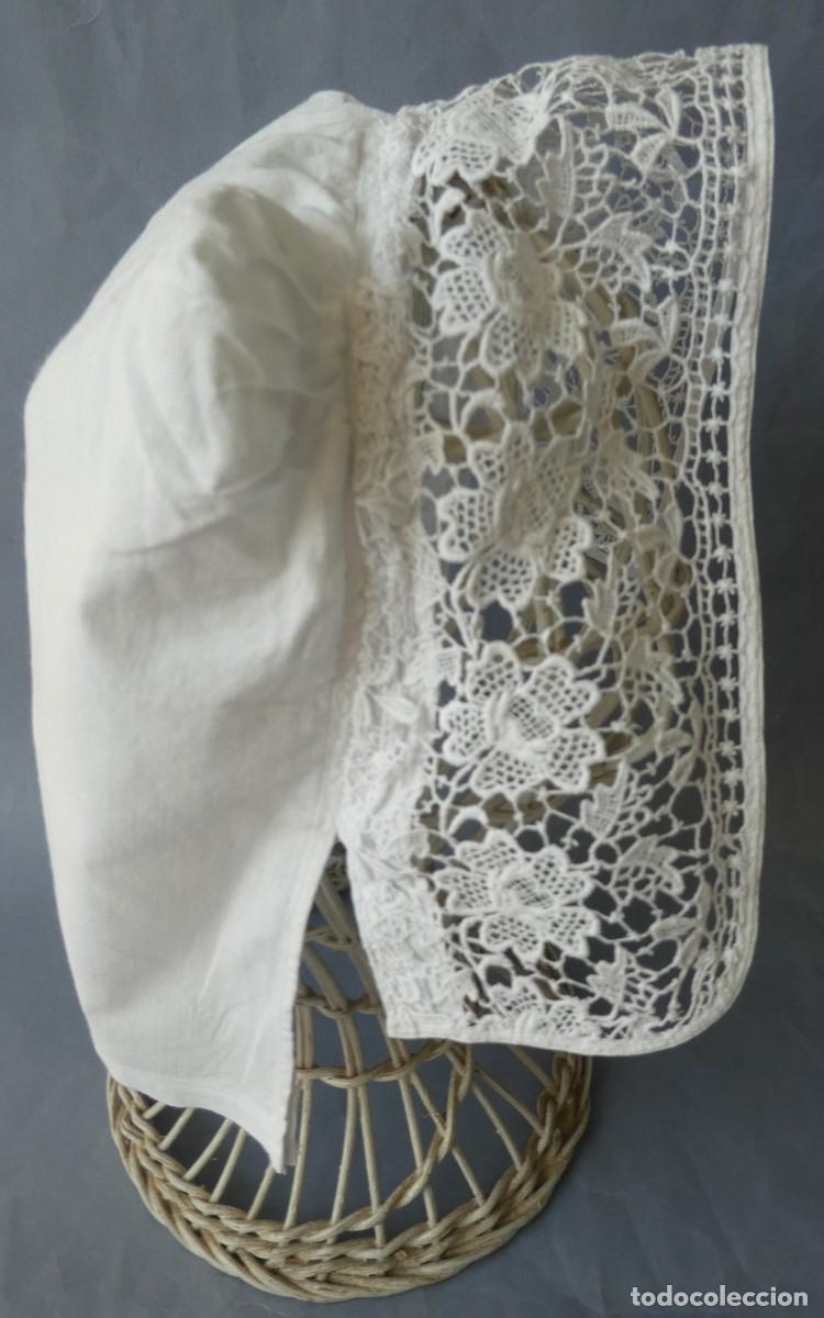 Antig&uuml;edades: ANTIGUO GORRO DE ALGOD&Oacute;N Y ENCAJE DE GUIPUR PARA NI&Ntilde;A O MU&Ntilde;ECA PPIO.S.XX