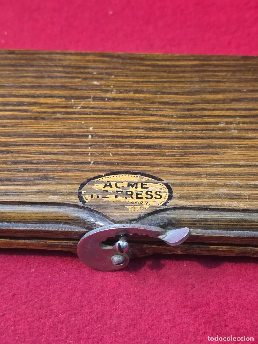 Antig&uuml;edades: PRENSA O PLANCHA DE MADERA PARA CORBATAS - Foto 2