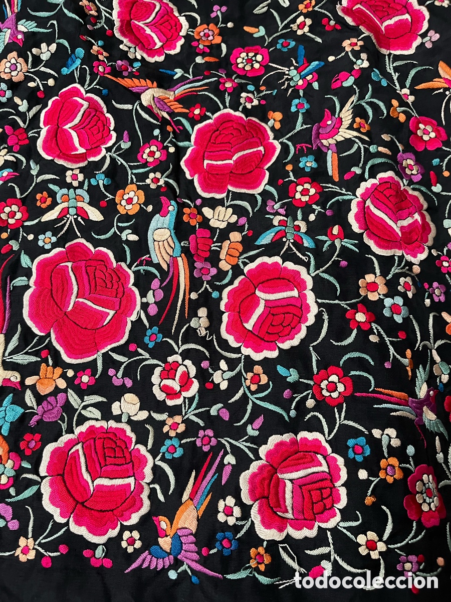 Antig&uuml;edades: Antiguo mant&oacute;n de manila bordado a mano.