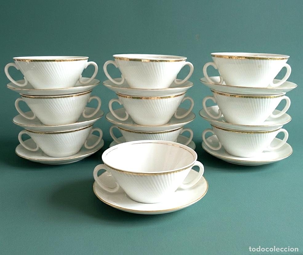 Antig&uuml;edades: Juego 10 Tazas Consom&eacute; Santa Clara Vigo - Porcelana y Oro - Relieve Godronado - A&ntilde;os 60-70