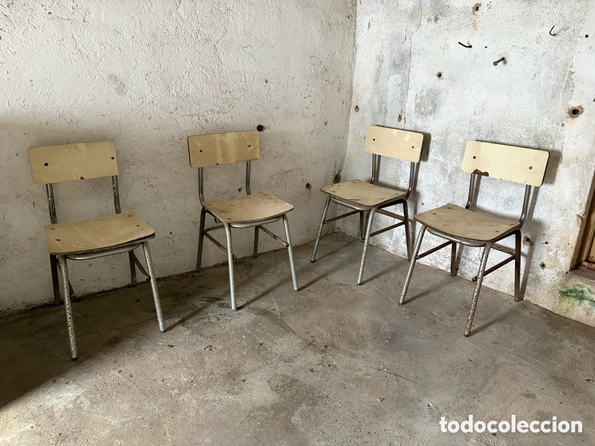 Antig&uuml;edades: Lote de 4 sillas antiguas