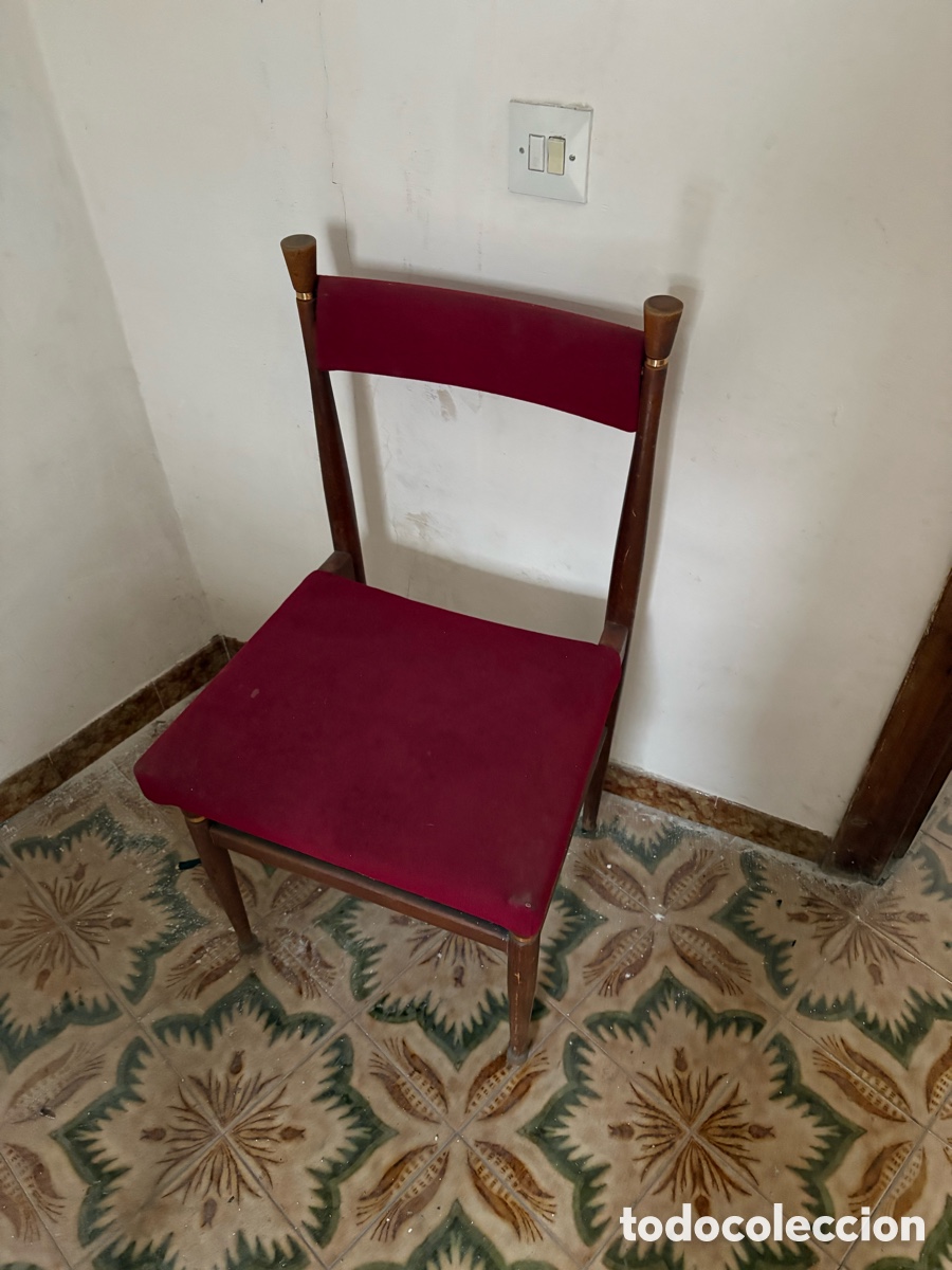 Antig&uuml;edades: Silla antigua de madera y terciopelo