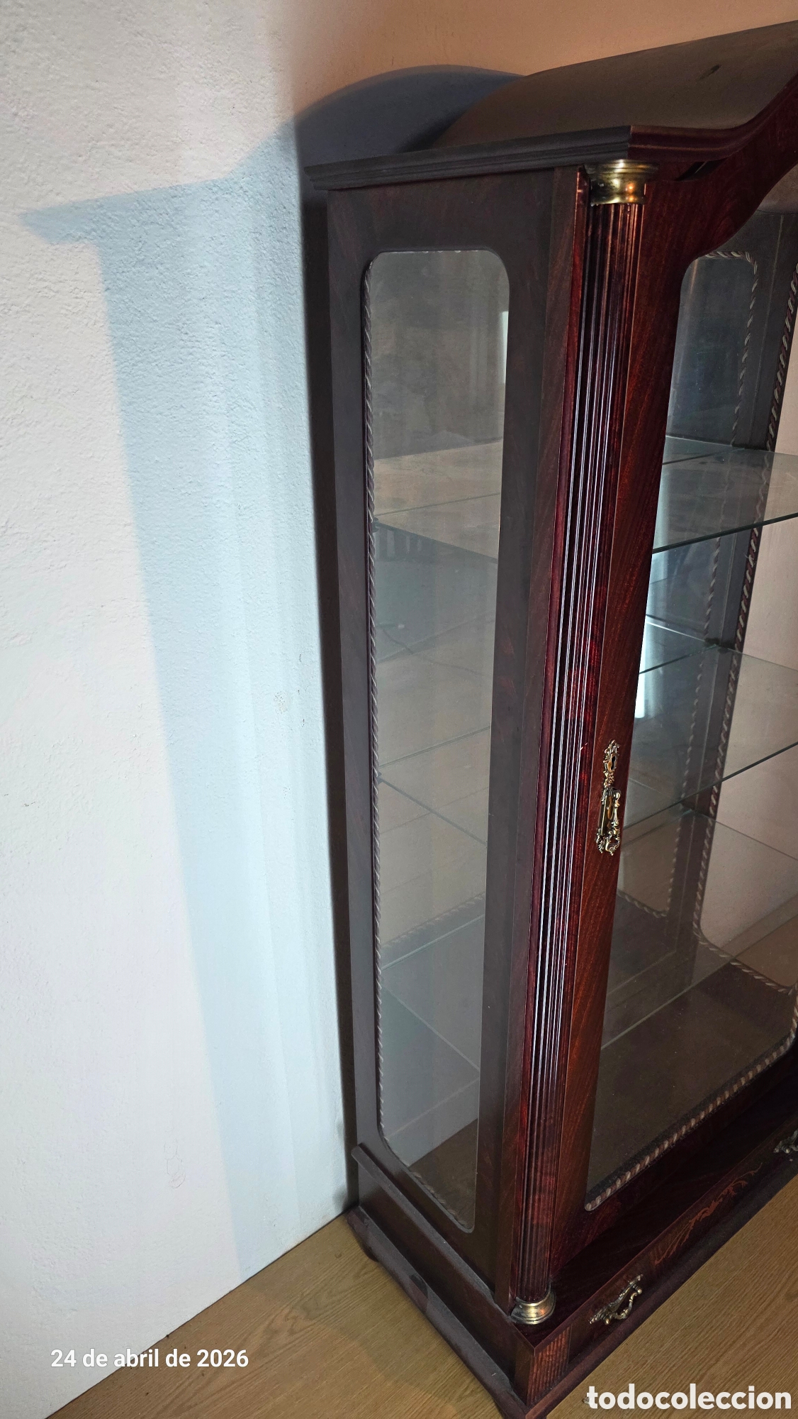Antig&uuml;edades: Vitrina cristal y madera - Foto 5