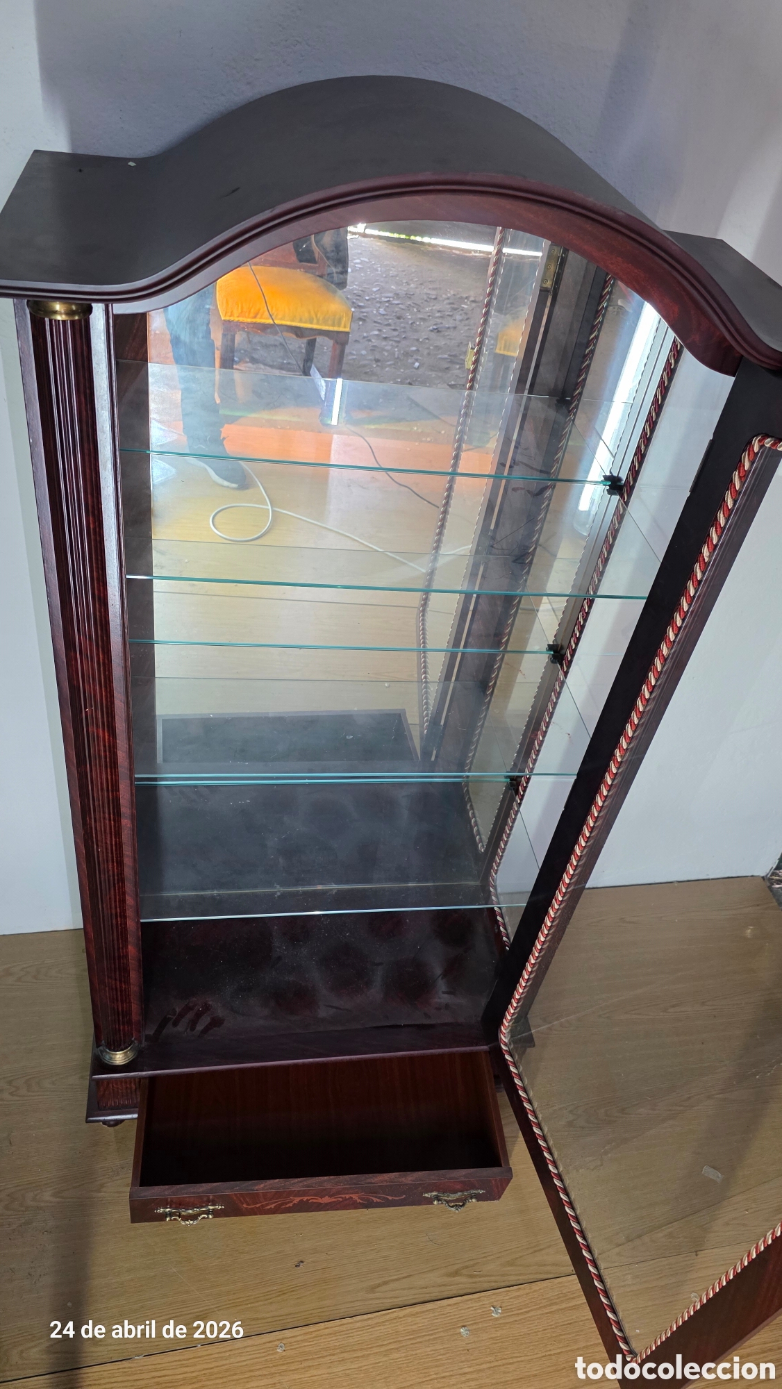 Antig&uuml;edades: Vitrina cristal y madera - Foto 8