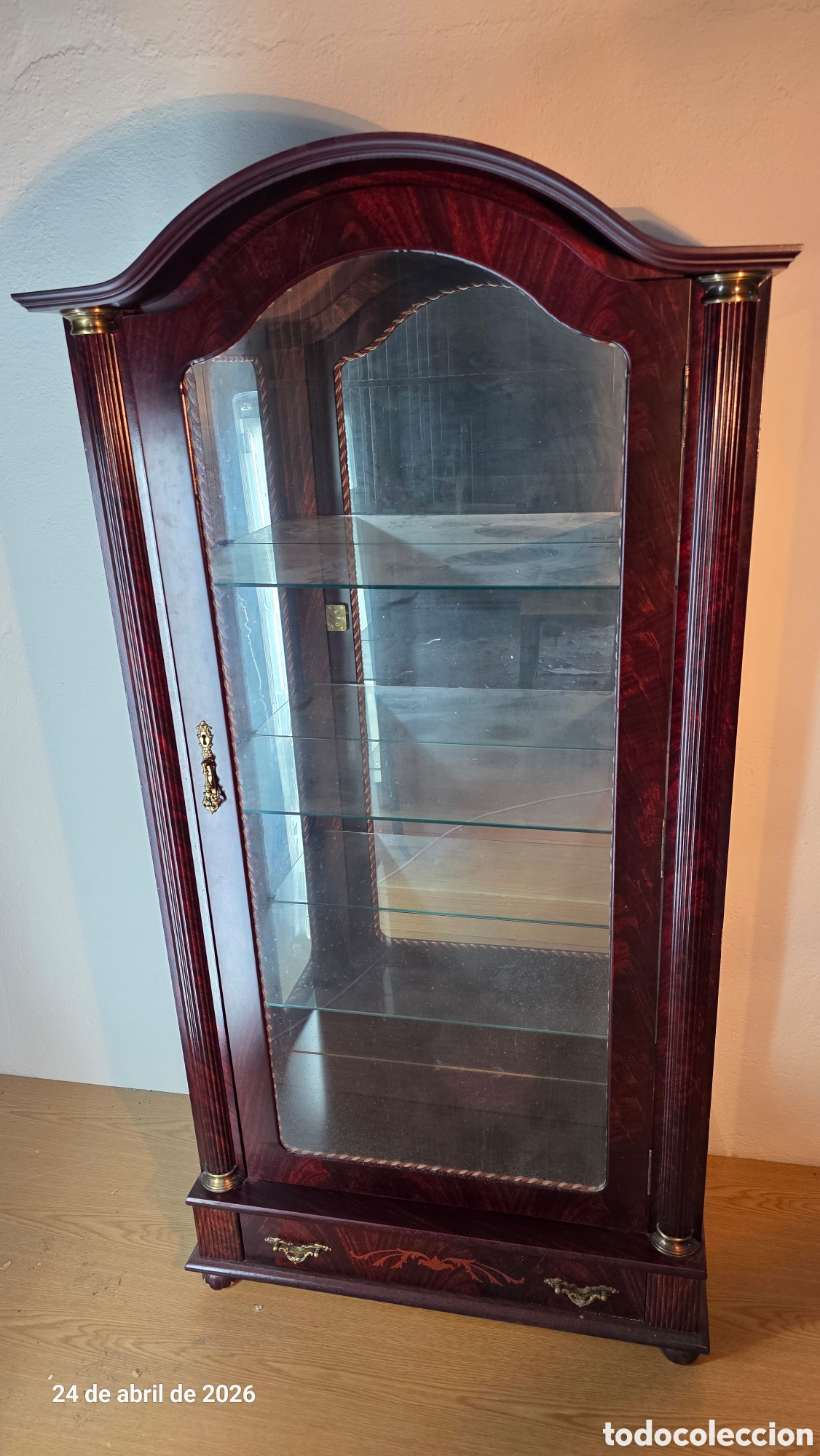Antig&uuml;edades: Vitrina cristal y madera - Foto 1