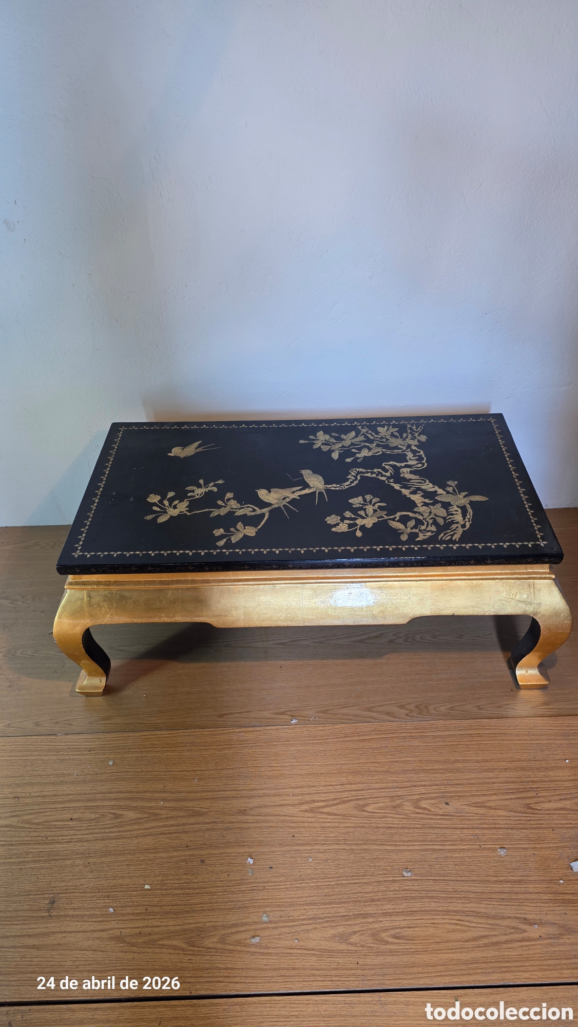 Antig&uuml;edades: Mesa oriental lavada y n&aacute;car