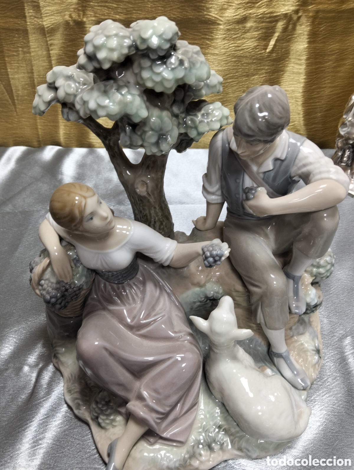 Antig&uuml;edades: porcelana es una pieza aut&eacute;ntica de Lladr&oacute; titulada &rdquo;Pareja Pastoral&rdquo;