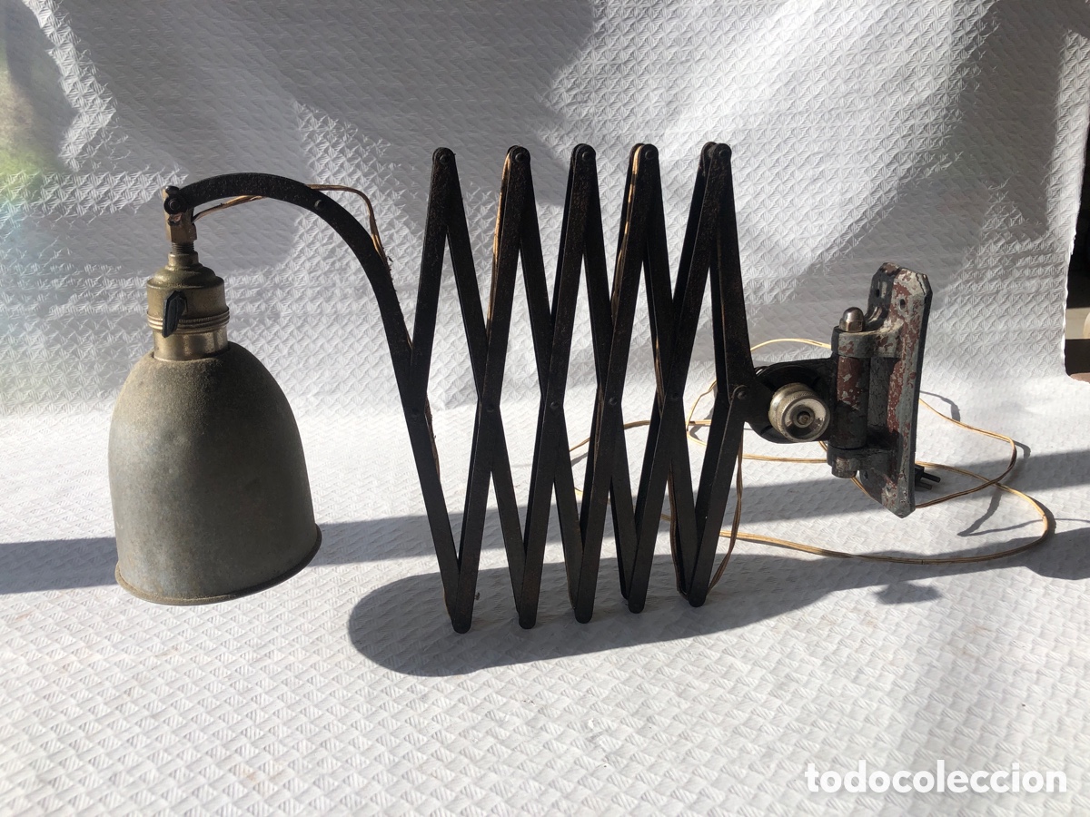 Antig&uuml;edades: Antigua lampara industrial extensible de pared