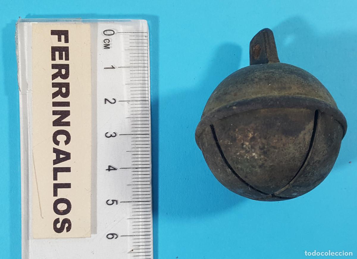Antig&uuml;edades: ANTIGUO CASCABEL DE CABALLER&Iacute;A GRANDE 4 CM DI&Aacute;METRO, LO QUE SE VE EN LAS FOTOS