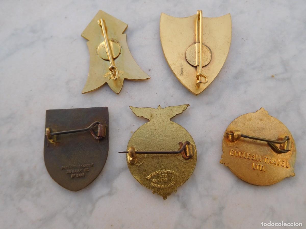 Antig&uuml;edades: Lote de insignias religiosas con esmalte - Foto 3