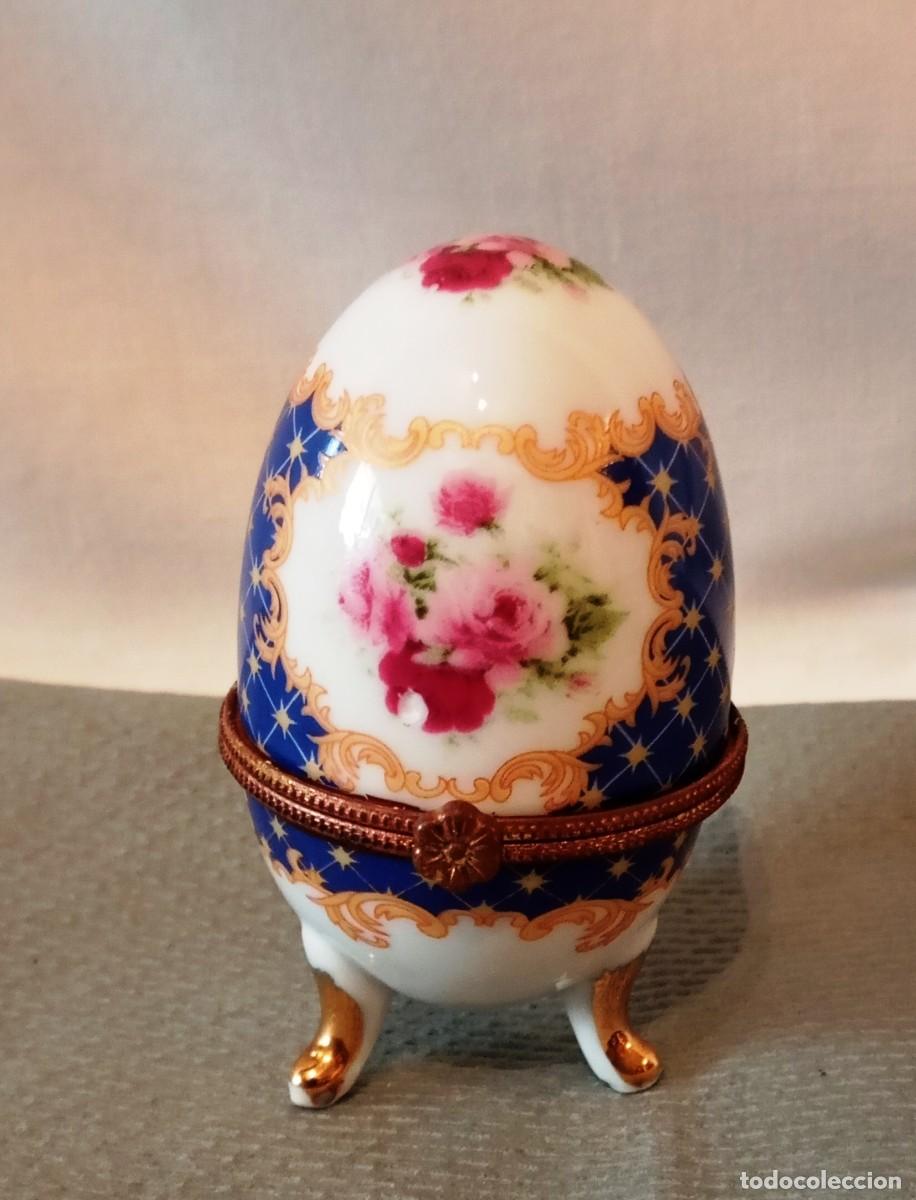Antig&uuml;edades: Huevo Porcelana Decorado Flores Rosas