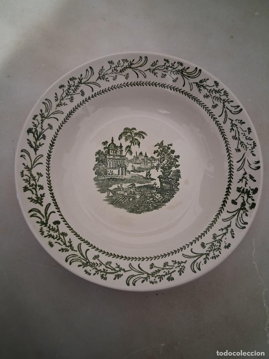 Antiguidades: Plato de porcelana Pickman Cartuja Sevilla Andaluc&iacute;a Torre del oro