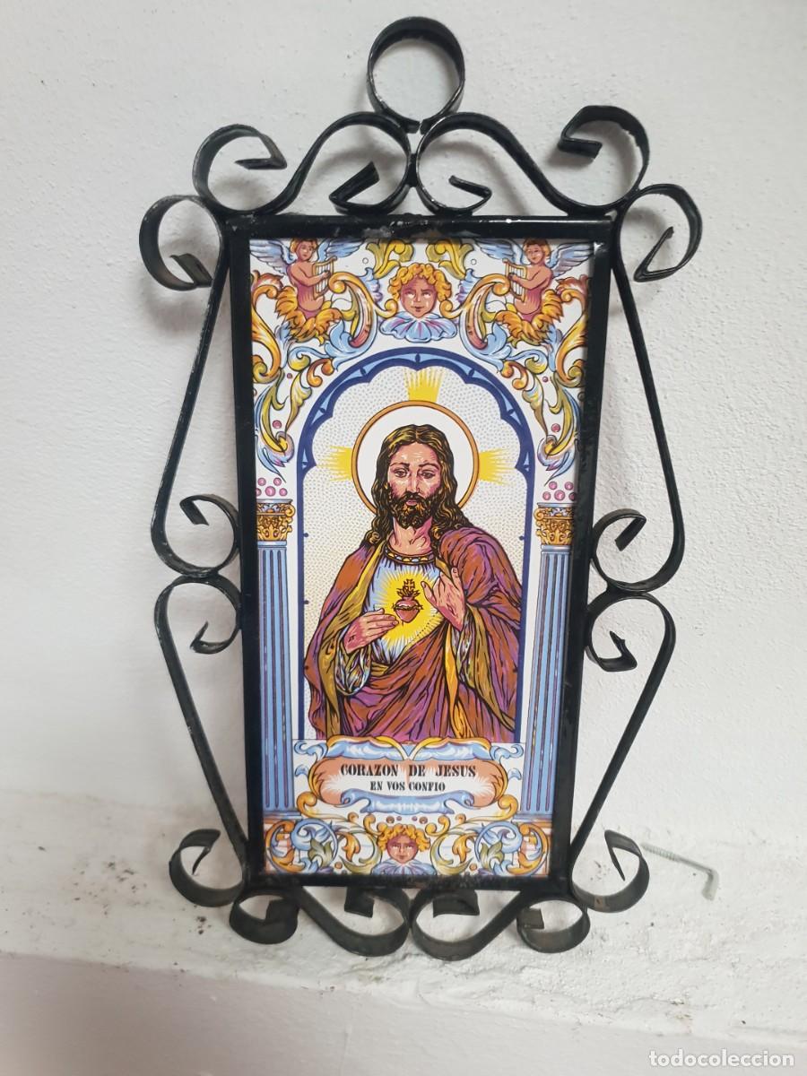Antig&uuml;edades: Azulejo corazon de jesus soporte hierro