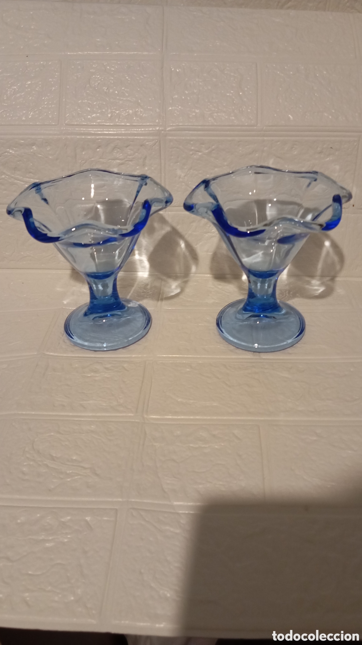 Antig&uuml;edades: Pareja copas de cristal azul