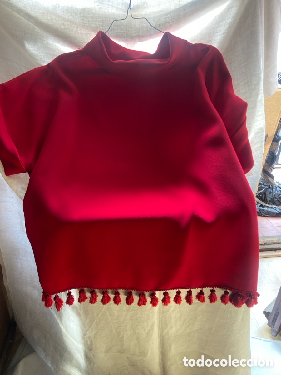 Antig&uuml;edades: Pantal&oacute;n y casaca de Carolina Herrera, colecci&oacute;n b&aacute;sica