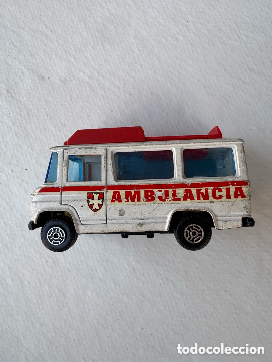 Antig&uuml;edades: Ambulancia Guisval Mercedes Benz