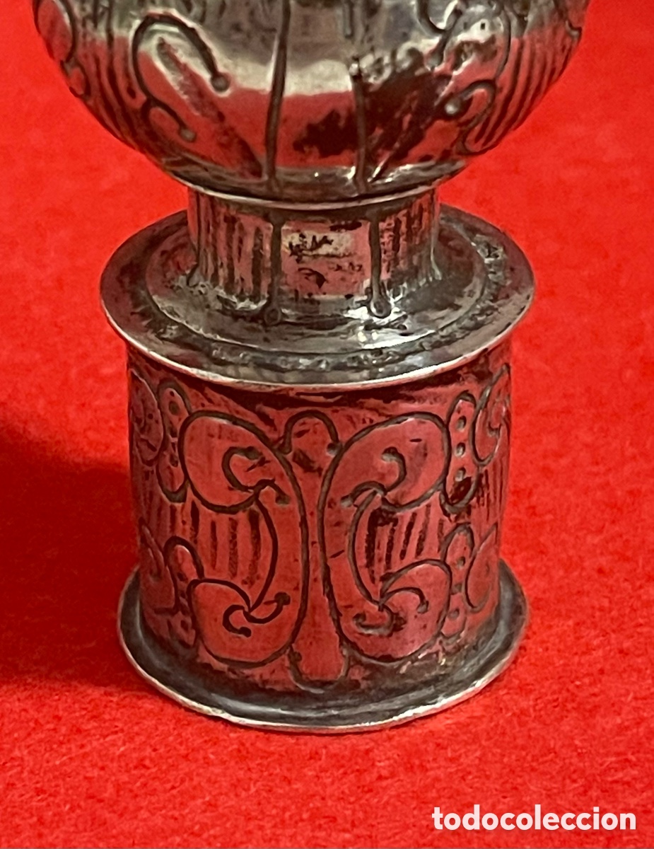 Antig&uuml;edades: Antiguo remate de un b&aacute;culo en Plata de ley. - Foto 12