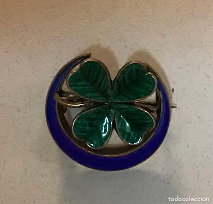 Antig&uuml;edades: BROCHE DE PLATA Y ESMALTE