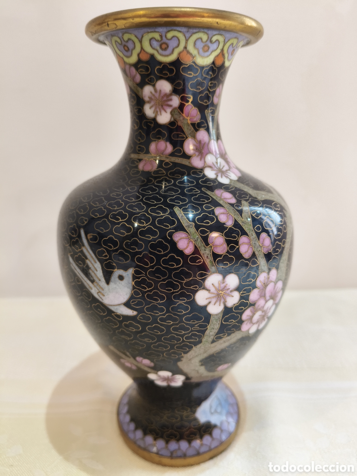 Antig&uuml;edades: Antiguo jarr&oacute;n de bronce y esmalte colisonne chino