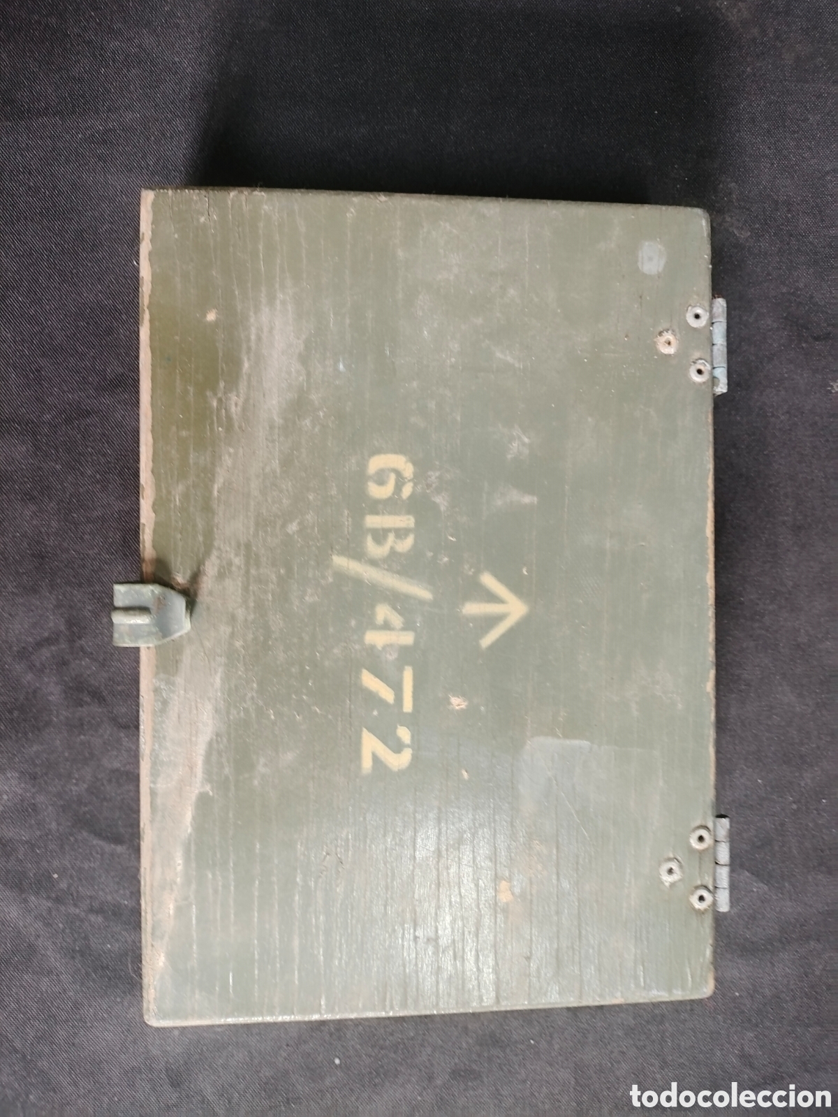 Antig&uuml;edades: Antigua caja militar para guardar herramientas o accesorios. Posiblemente a&eacute;reo Inglaterra