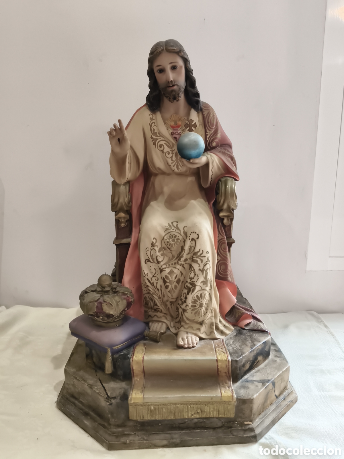 Antig&uuml;edades: Antigua imagen de Jes&uacute;s Sagrado Coraz&oacute;n en trono de Olot