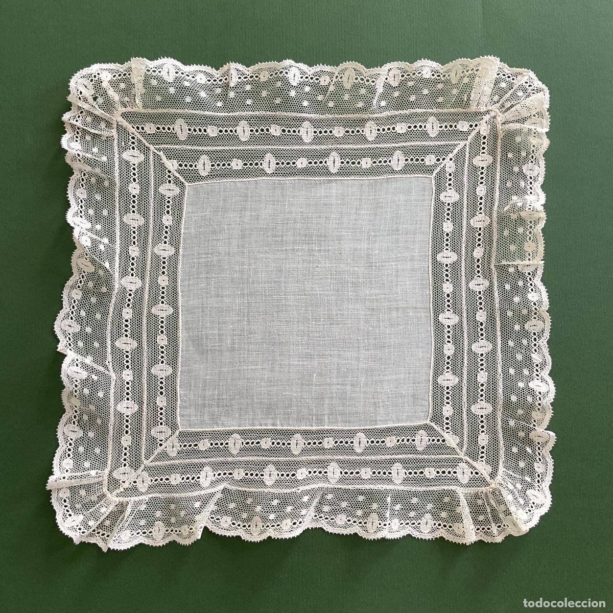 Antig&uuml;edades: Pa&ntilde;uelo antiguo con encaje de Valenciennes 32 cm - (26.19)