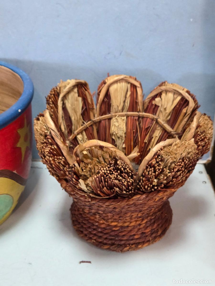 Antig&uuml;edades: centro decorativo de mimbres - Foto 1
