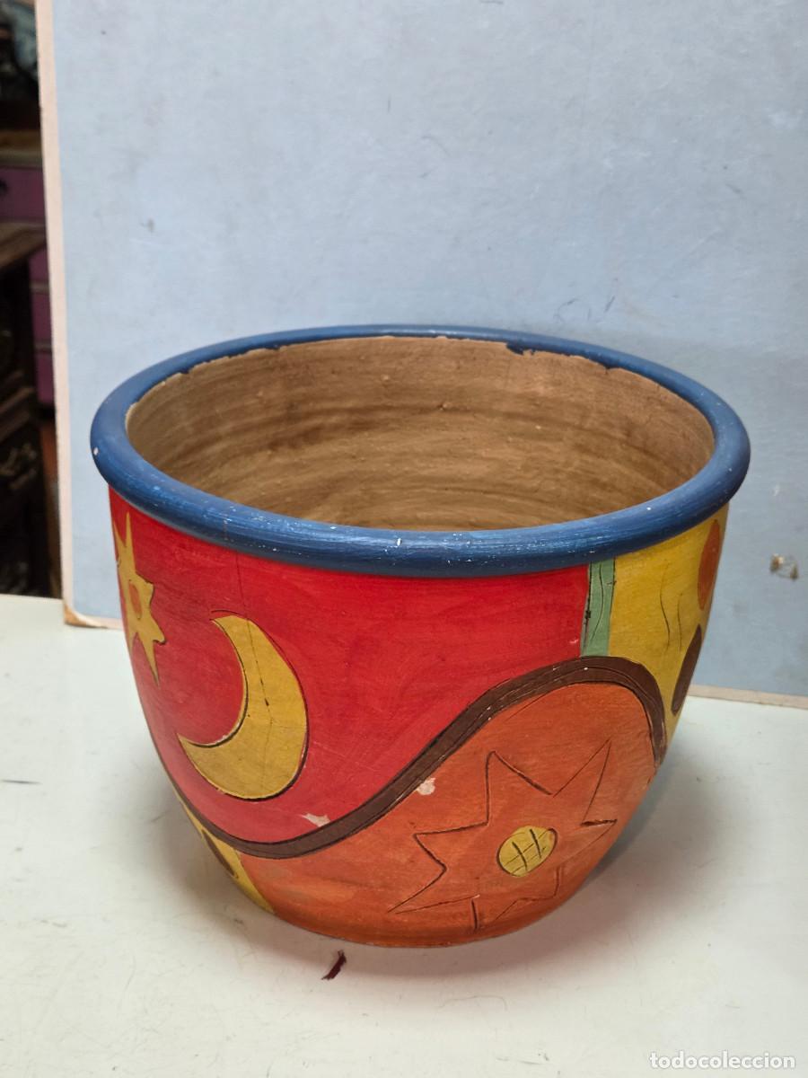 Antig&uuml;edades: macetero de ceramica con defecto