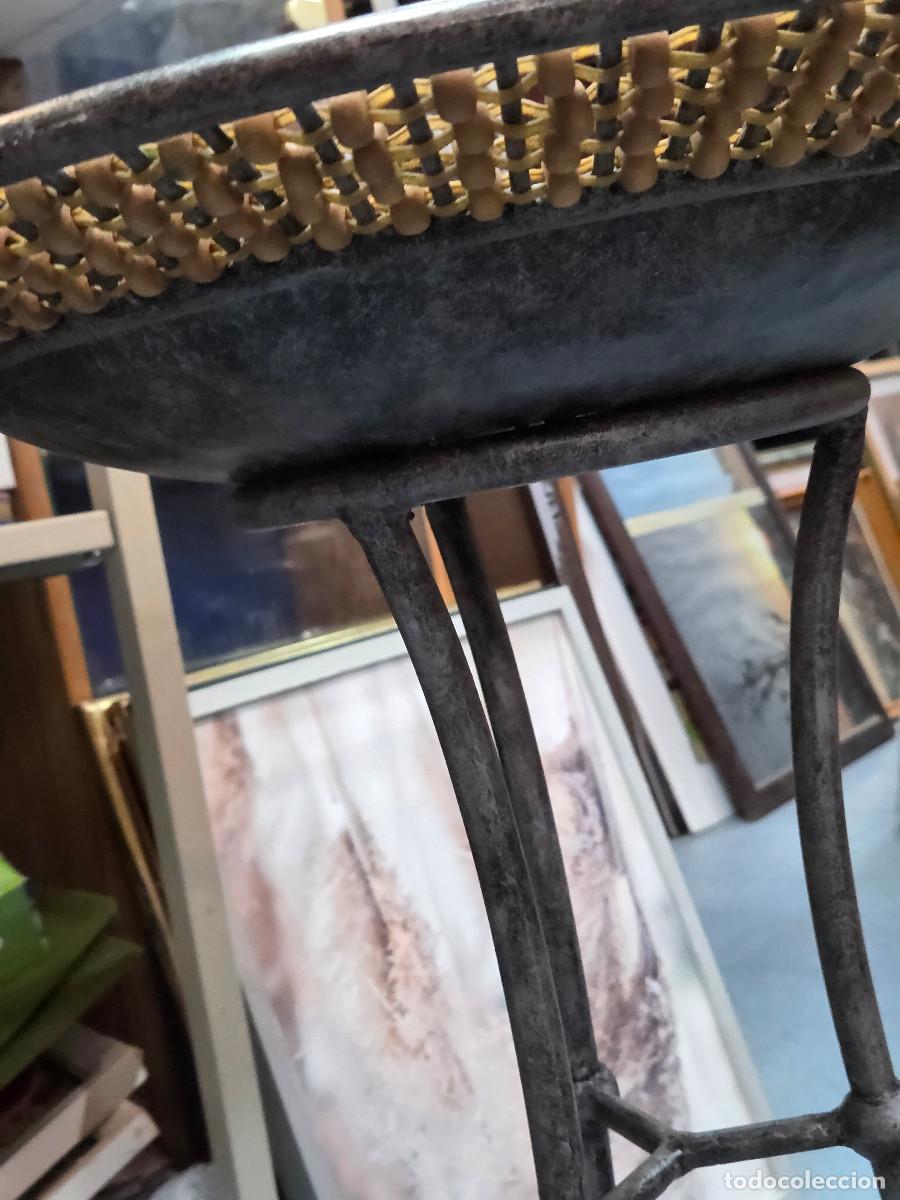 Antig&uuml;edades: mesa de hierro macizo y madera - Foto 6