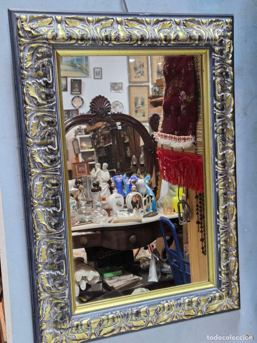 Antig&uuml;edades: espejo de madera envejecida