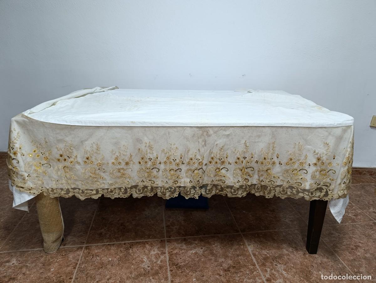 Antig&uuml;edades: PRECIOSO Y ANTIGUO MANTEL DE ALTAR CON BORDADOS