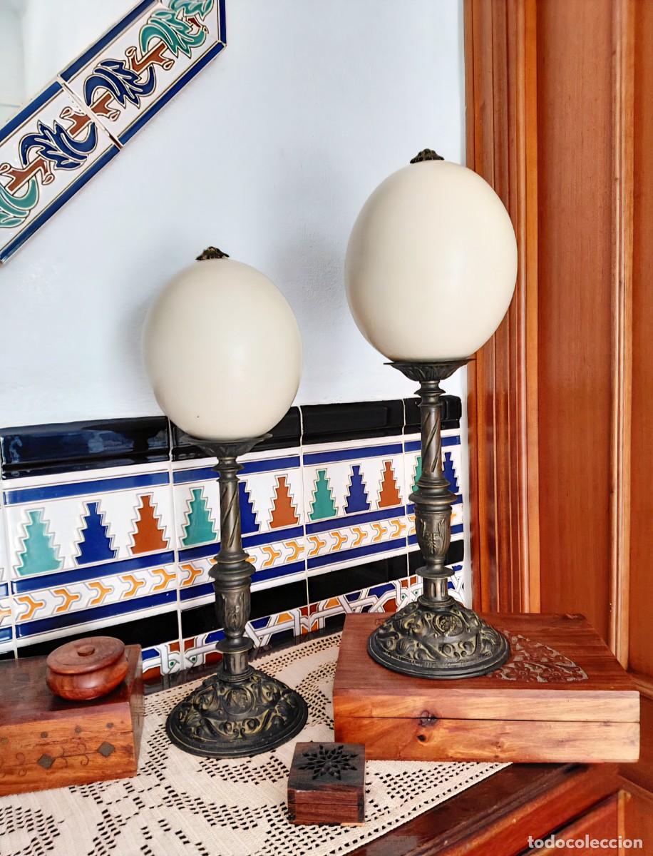 Antig&uuml;edades: Pareja huevos de avestruz sobre peanas pedestales bronce XIX