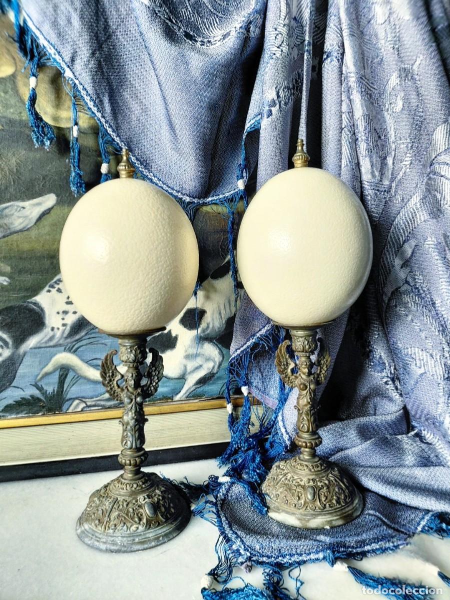 Antig&uuml;edades: Pareja huevos de avestruz sobre peanas pedestales bronce XIX