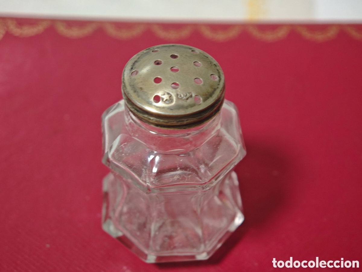 Antig&uuml;edades: Salero en cristal y plata de ley