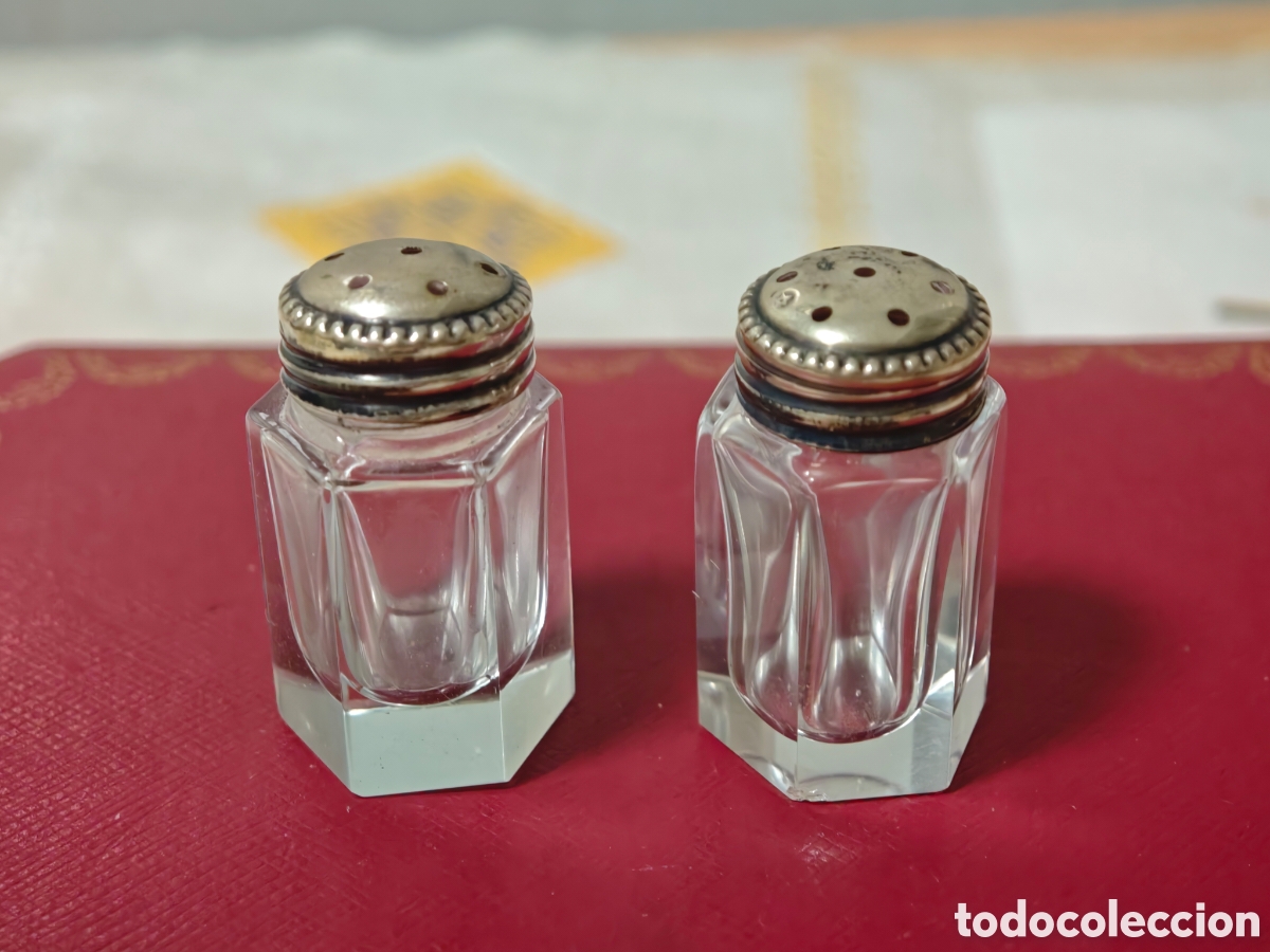 Antig&uuml;edades: Dos saleros en cristal y plata de ley