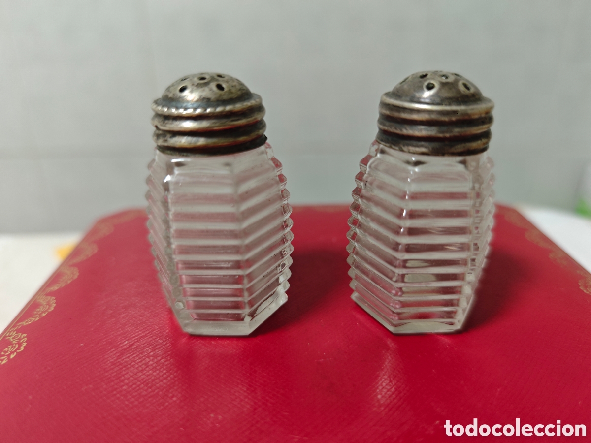 Antig&uuml;edades: Dos bonitos saleros en plata de ley cristal de calidad