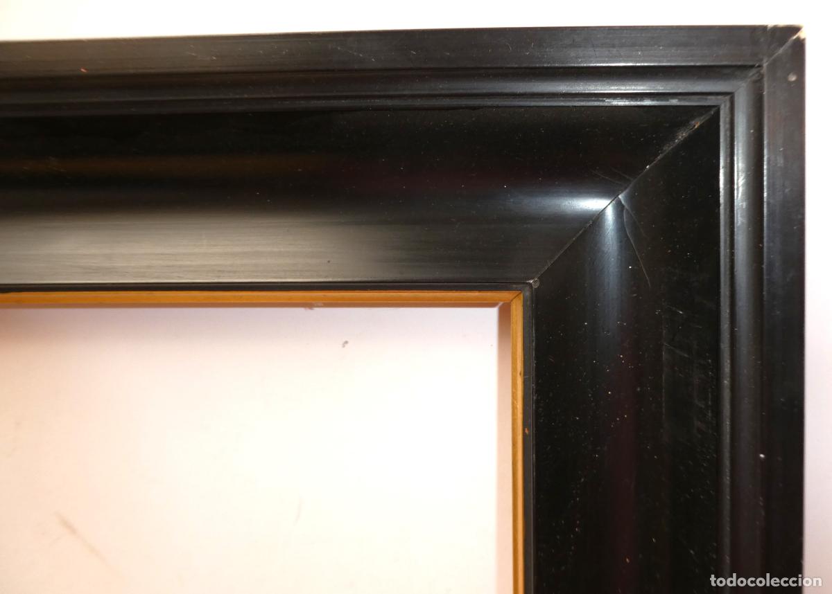 Antig&uuml;edades: Viejo marco de madera , negro laca mide interior 30X22 cm y 42X34 cm exterior, de la casa Macarr&oacute;n