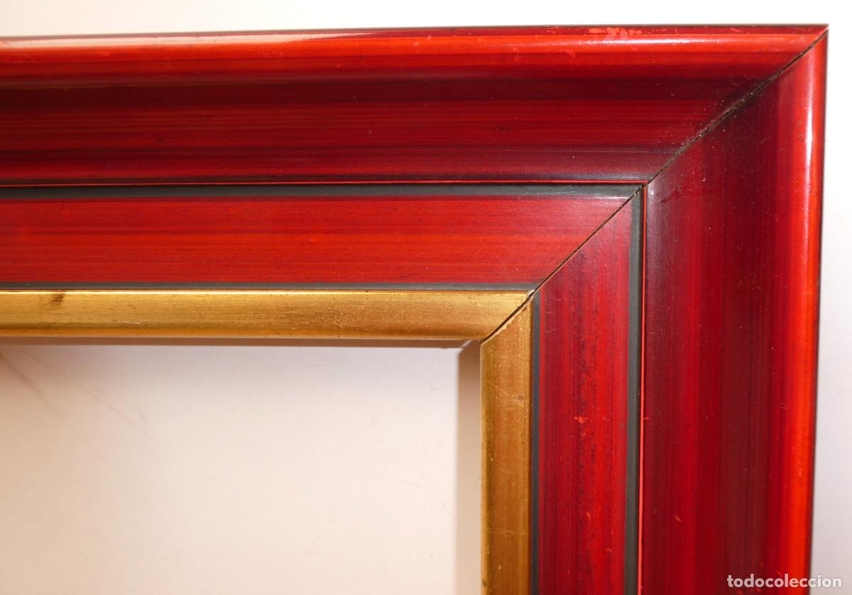 Antig&uuml;edades: Antiguo marco de madera ,lacado rojo, mide interior 46X26 cm y 58X38 cm exterior
