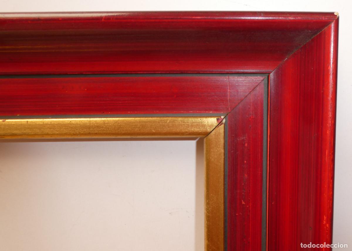 Antig&uuml;edades: Antiguo marco de madera ,lacado rojo, mide interior 46X26 cm y 58X38 cm exterior